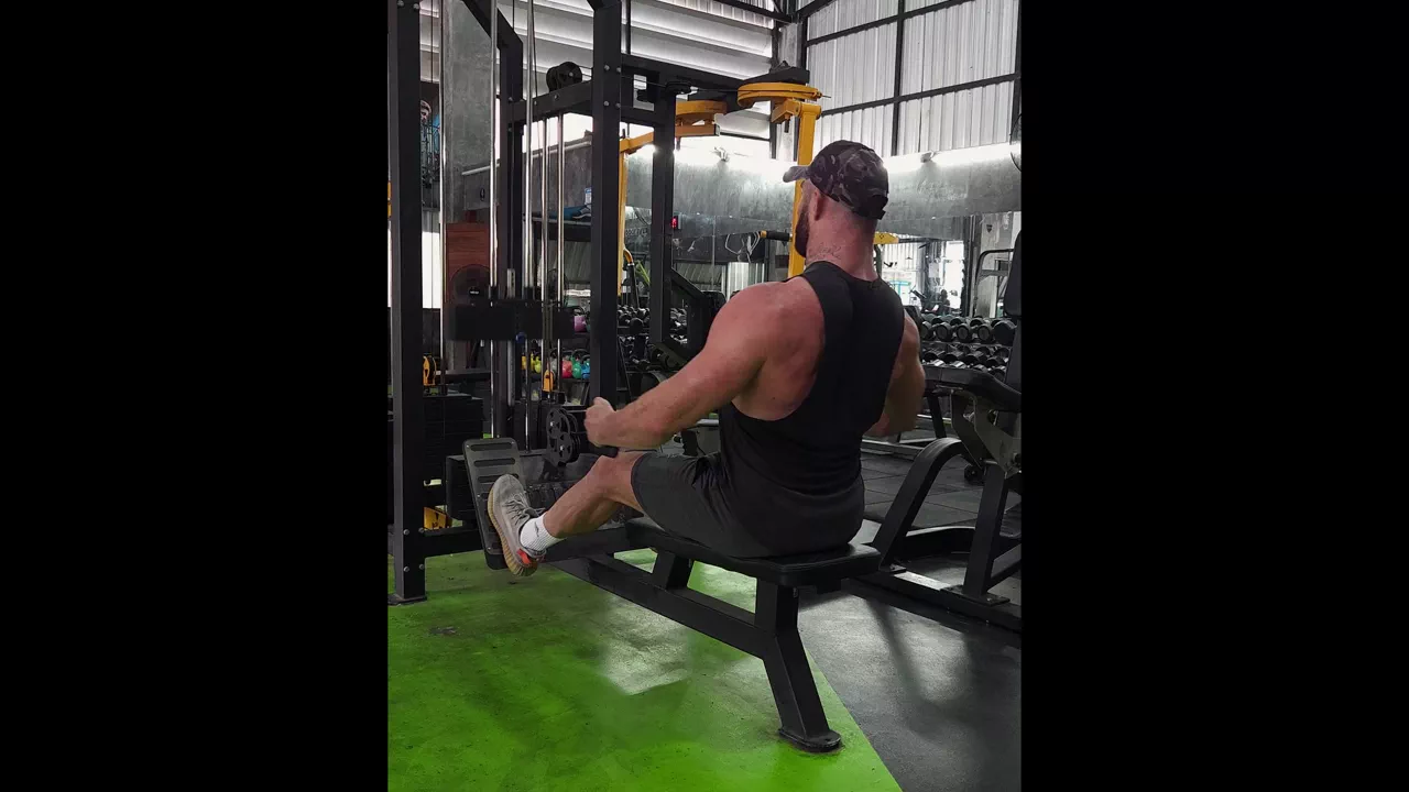 Seated Cable Row: Muscles Worked, Form, and How to Do It | Sculpt AI